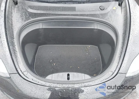 2018 Tesla Model 3 Long Range/Performance z USA, uszkodzony, nr VIN 5YJ3E1EB7JF070600